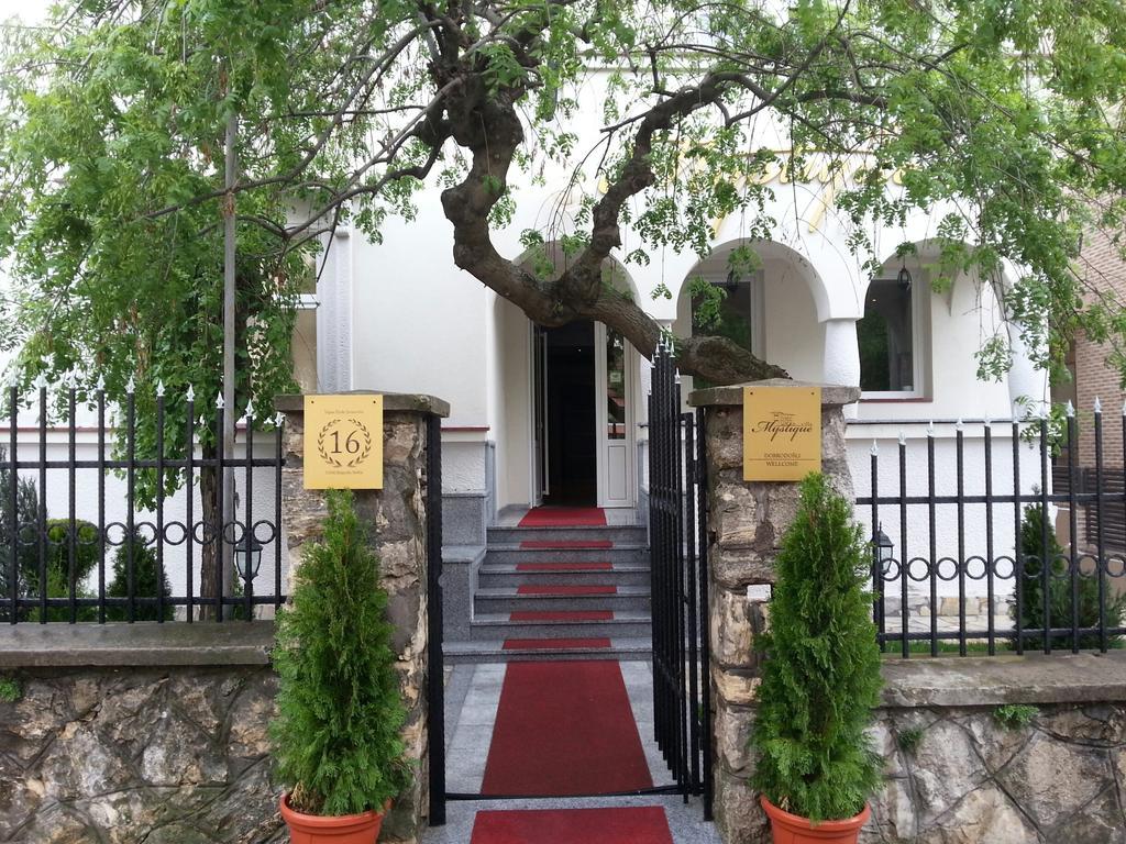 Villa Mystique Belgrad Dış mekan fotoğraf